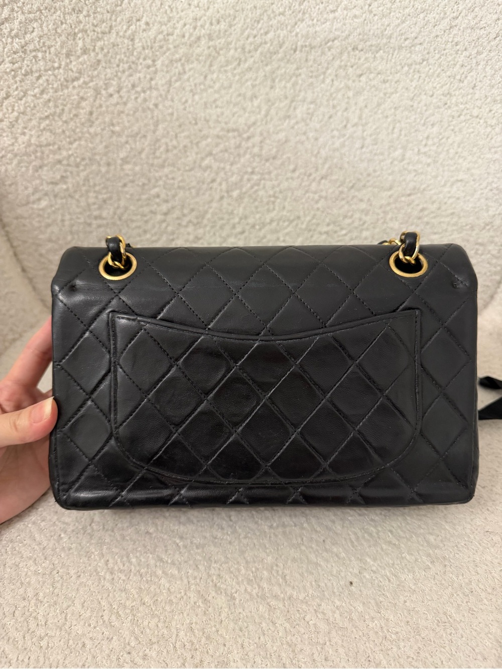 CHANEL Black Quilted Leather Shoulder Bag with Gold Chain SMALL - Picture 6 of 13